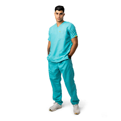 Uniforme Caballero Esencial Cuello V Pantalón Clasico